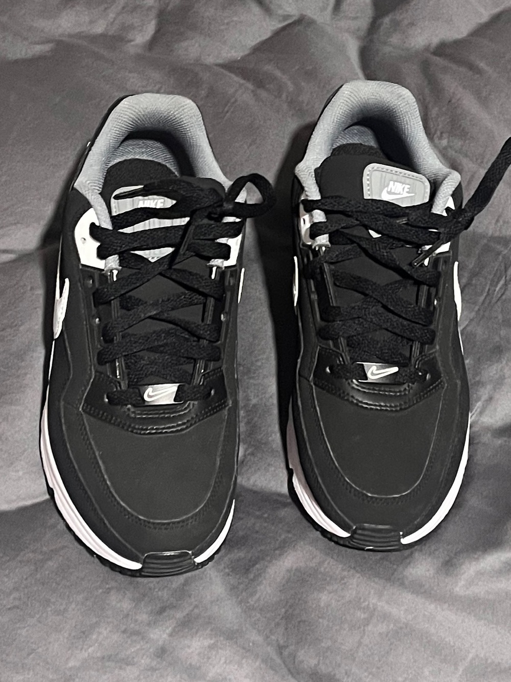 Nike Black and White Men's Low-Top Sneakers